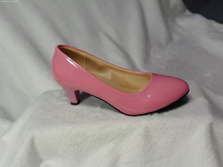 Kitten Heel